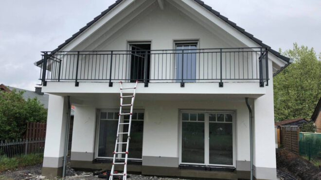 Balkongeländer pulverbeschichtet am Ternscher See in Selm